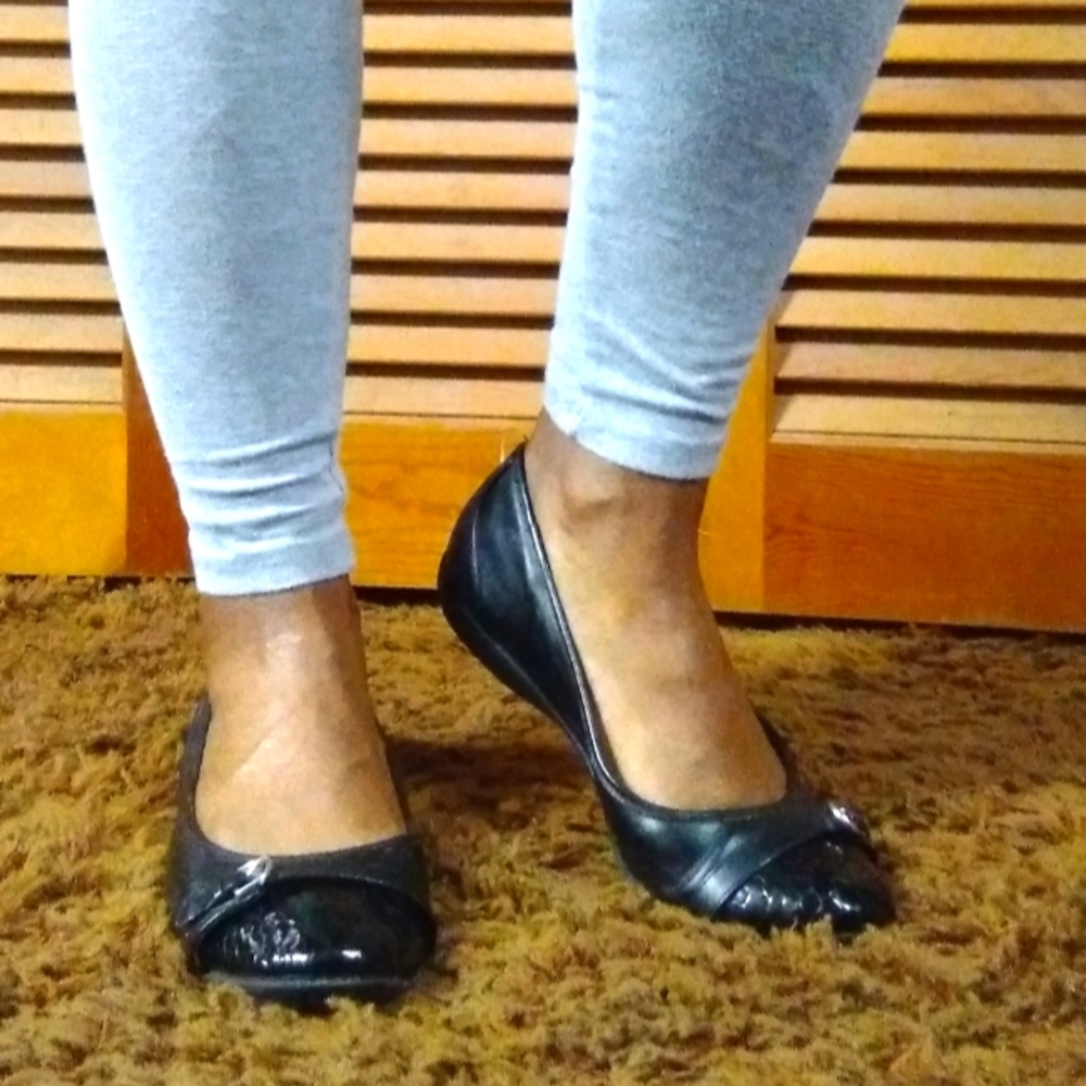 Faded glory black flats